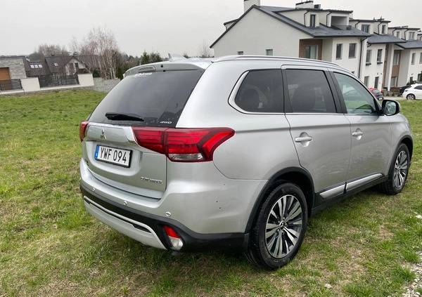 Mitsubishi Outlander cena 73000 przebieg: 136000, rok produkcji 2019 z Rzeszów małe 232